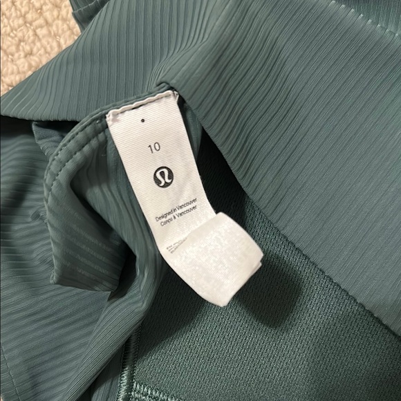 NWOT lululemon athletica Green Ribbed Like a Cloud Sports Bra - Picture 2 of 3